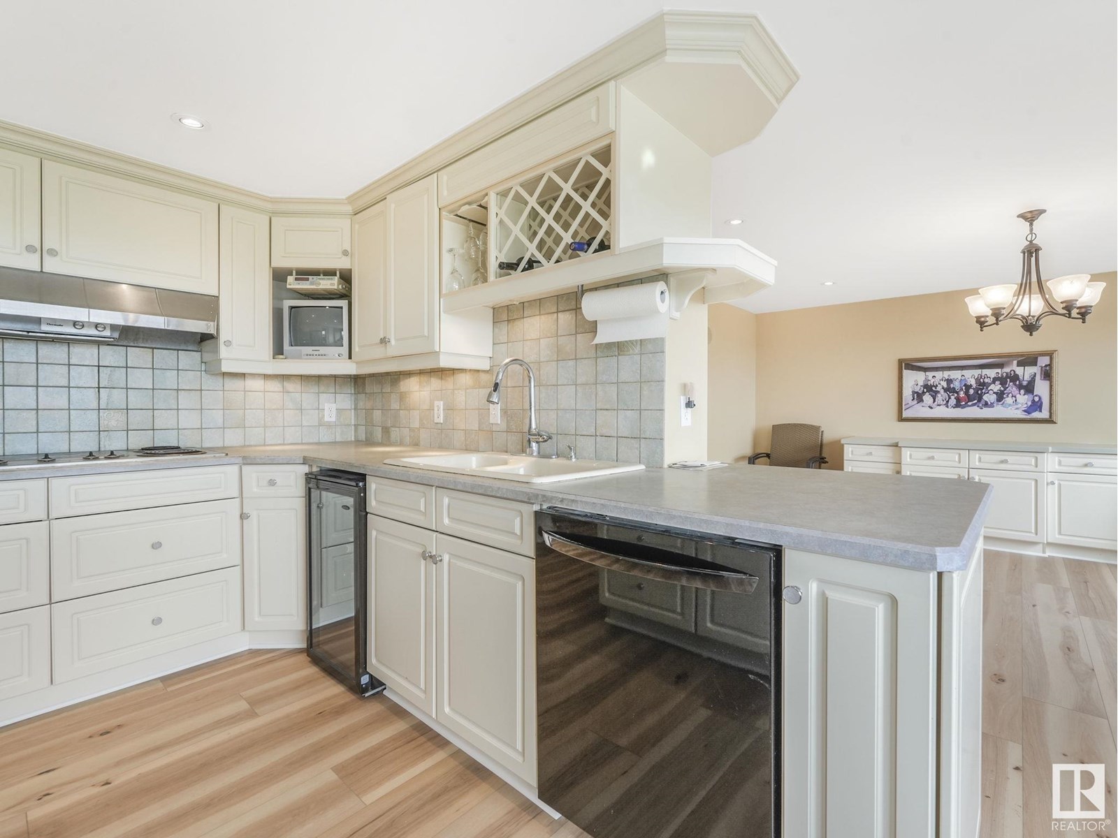 Property at #1902 9929 SASKATCHEWAN DR NW image 4