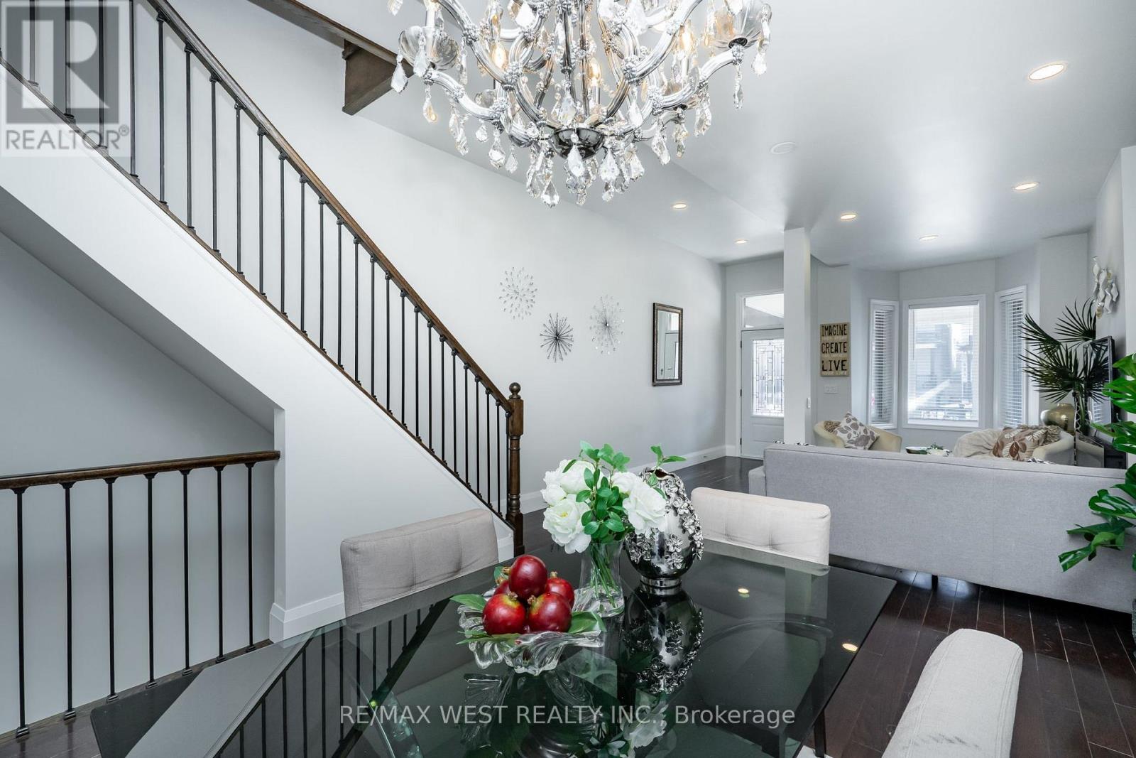 540 Dufferin Street, Toronto (Little Portugal), Ontario  M6K 2A7 - Photo 10 - C12289666