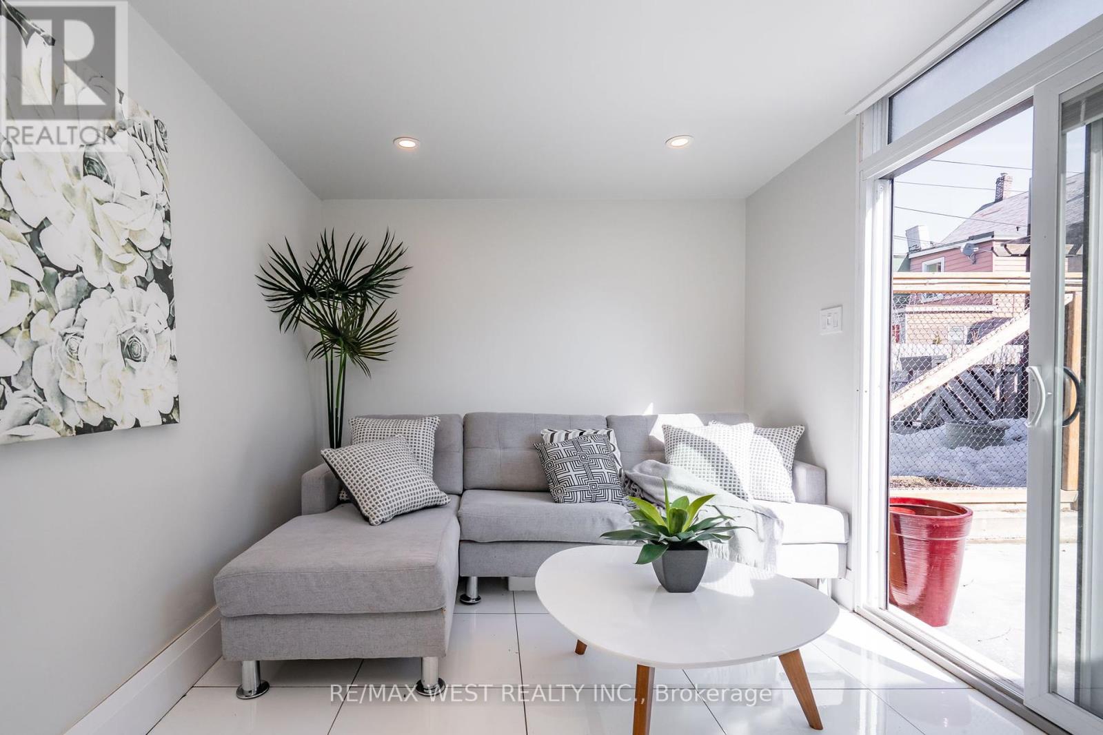 540 Dufferin Street, Toronto (Little Portugal), Ontario  M6K 2A7 - Photo 34 - C12289666