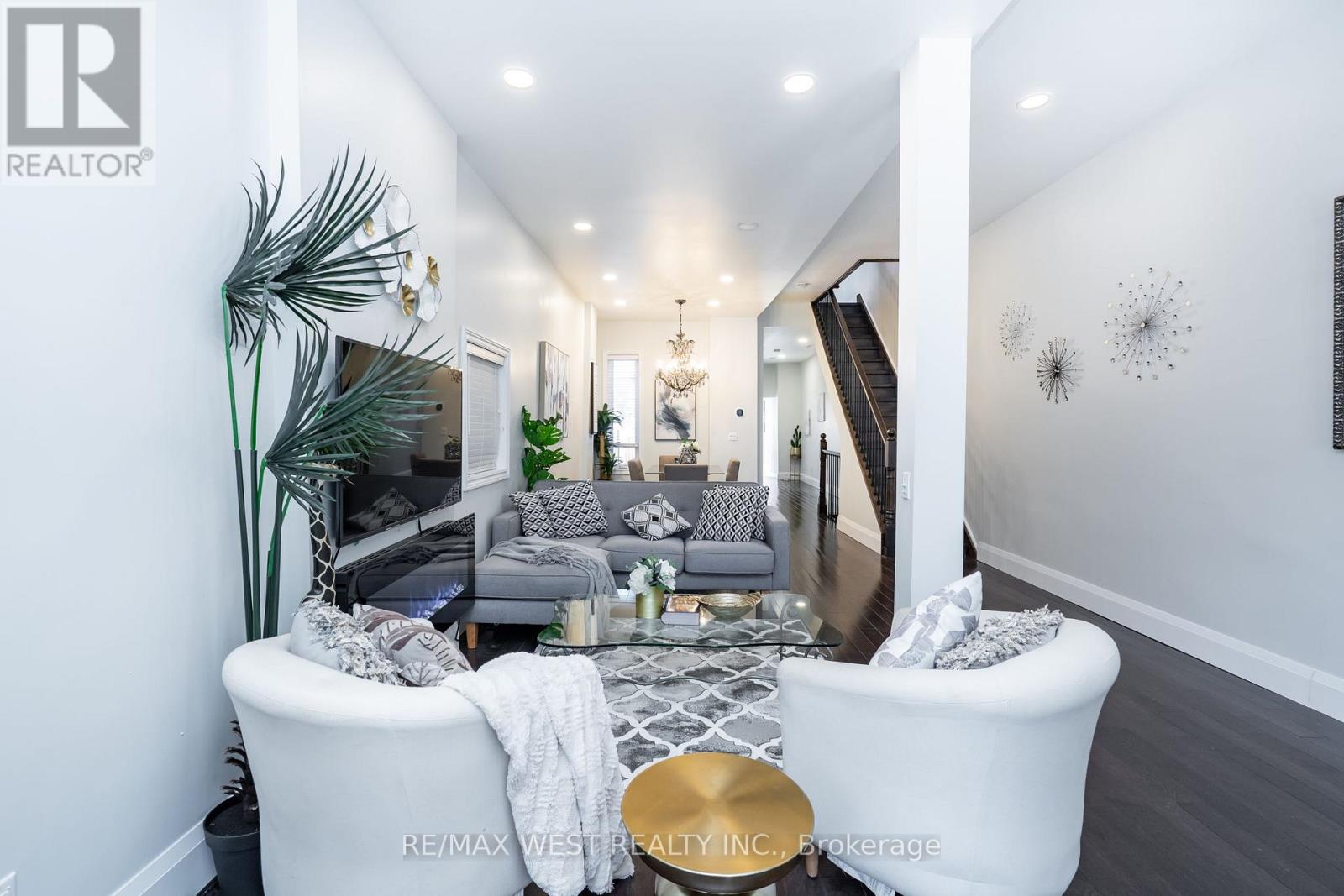 540 Dufferin Street, Toronto (Little Portugal), Ontario  M6K 2A7 - Photo 6 - C12289666