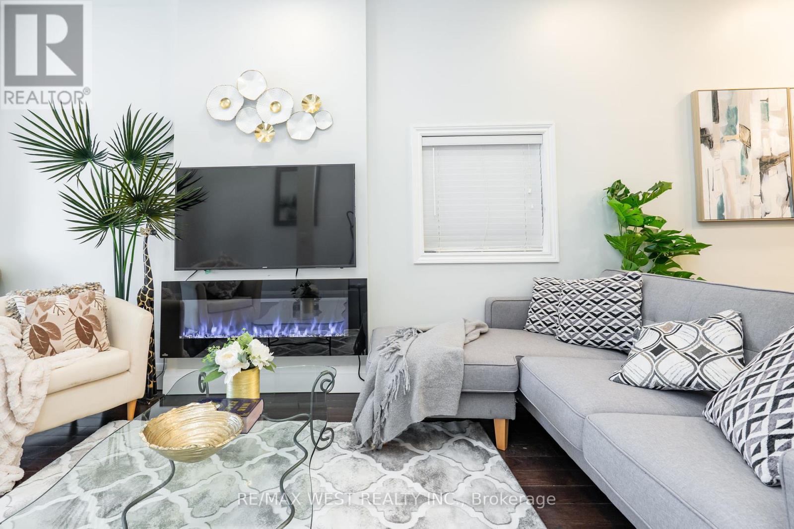 540 Dufferin Street, Toronto (Little Portugal), Ontario  M6K 2A7 - Photo 7 - C12289666