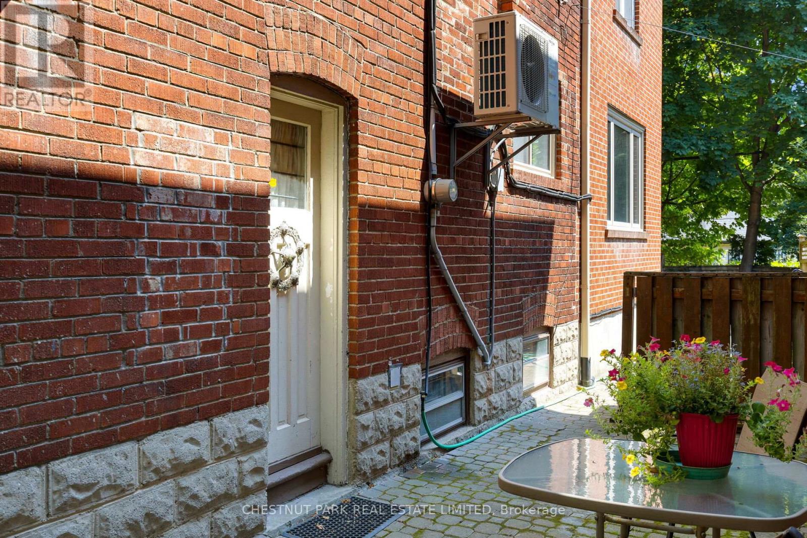 25 Maxwell Avenue, Toronto, Ontario  M5P 2B4 - Photo 37 - C12289670