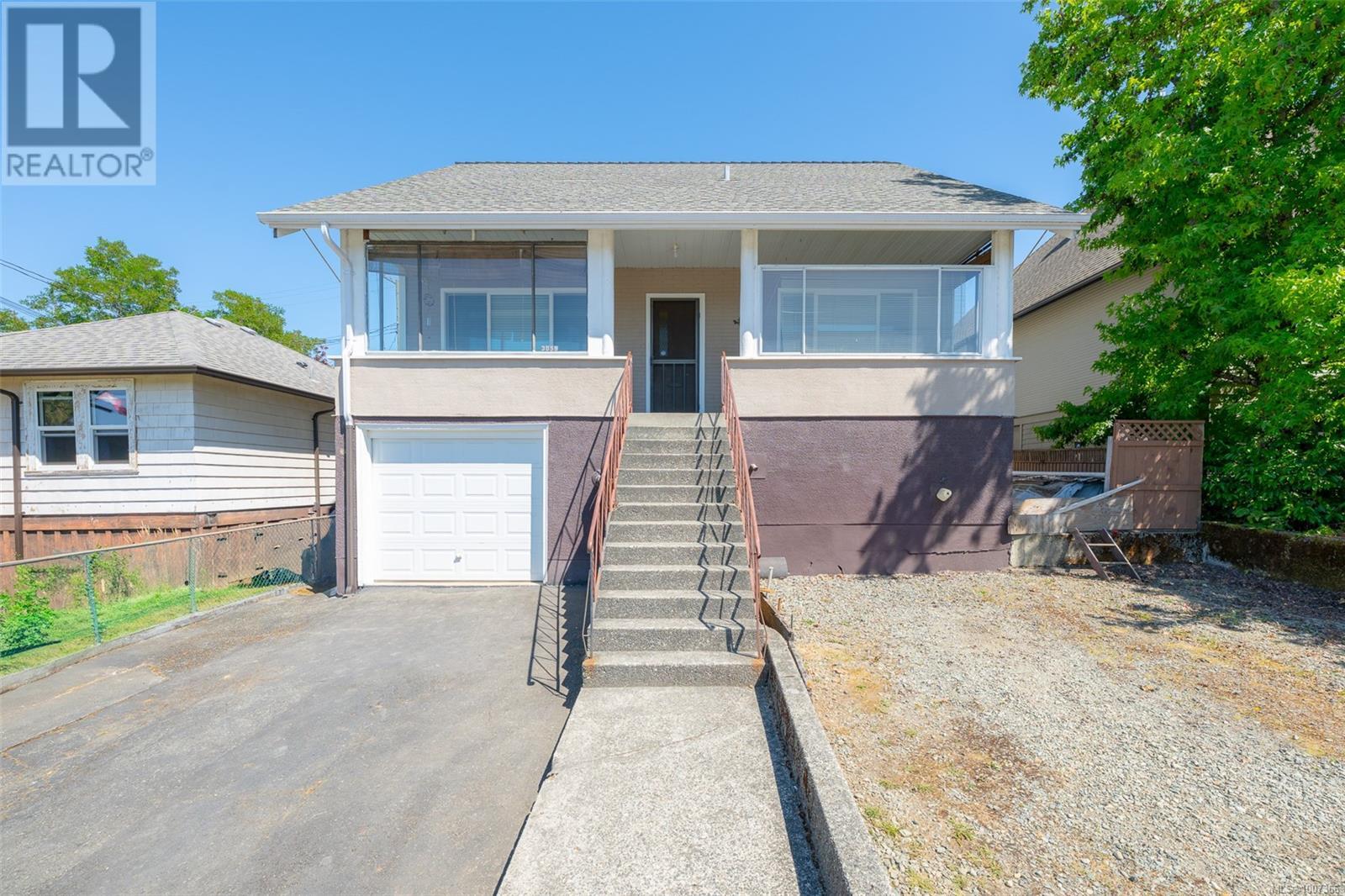 Property at 3059 5th Ave image 2