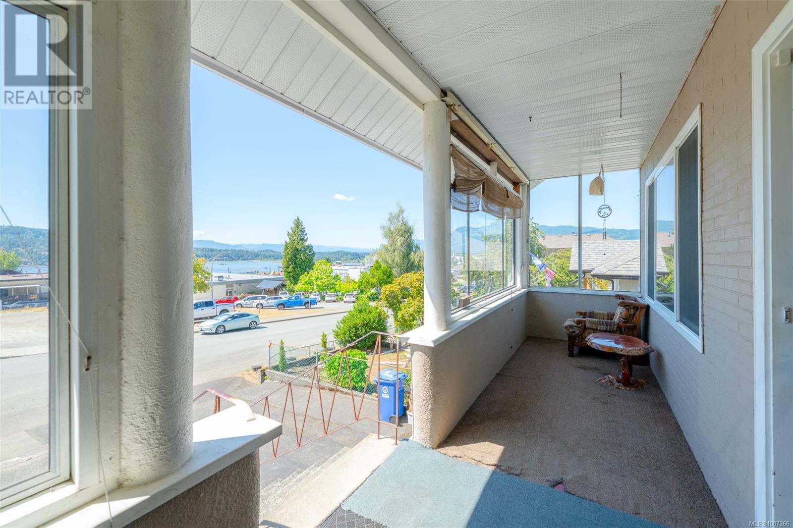 Property at 3059 5th Ave image 3