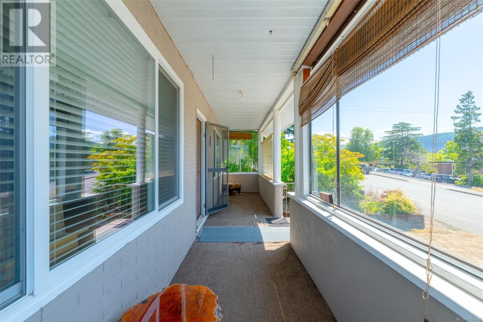 Property at 3059 5th Ave image 4