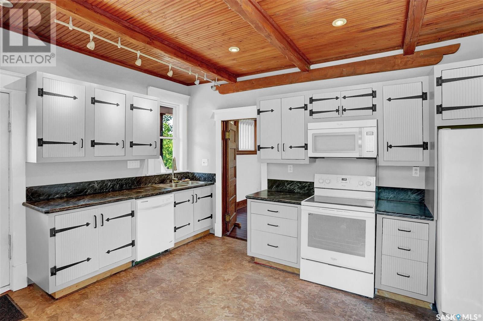 45 Kelly Avenue, Lumsden, Saskatchewan  S0G 3C0 - Photo 10 - SK012888