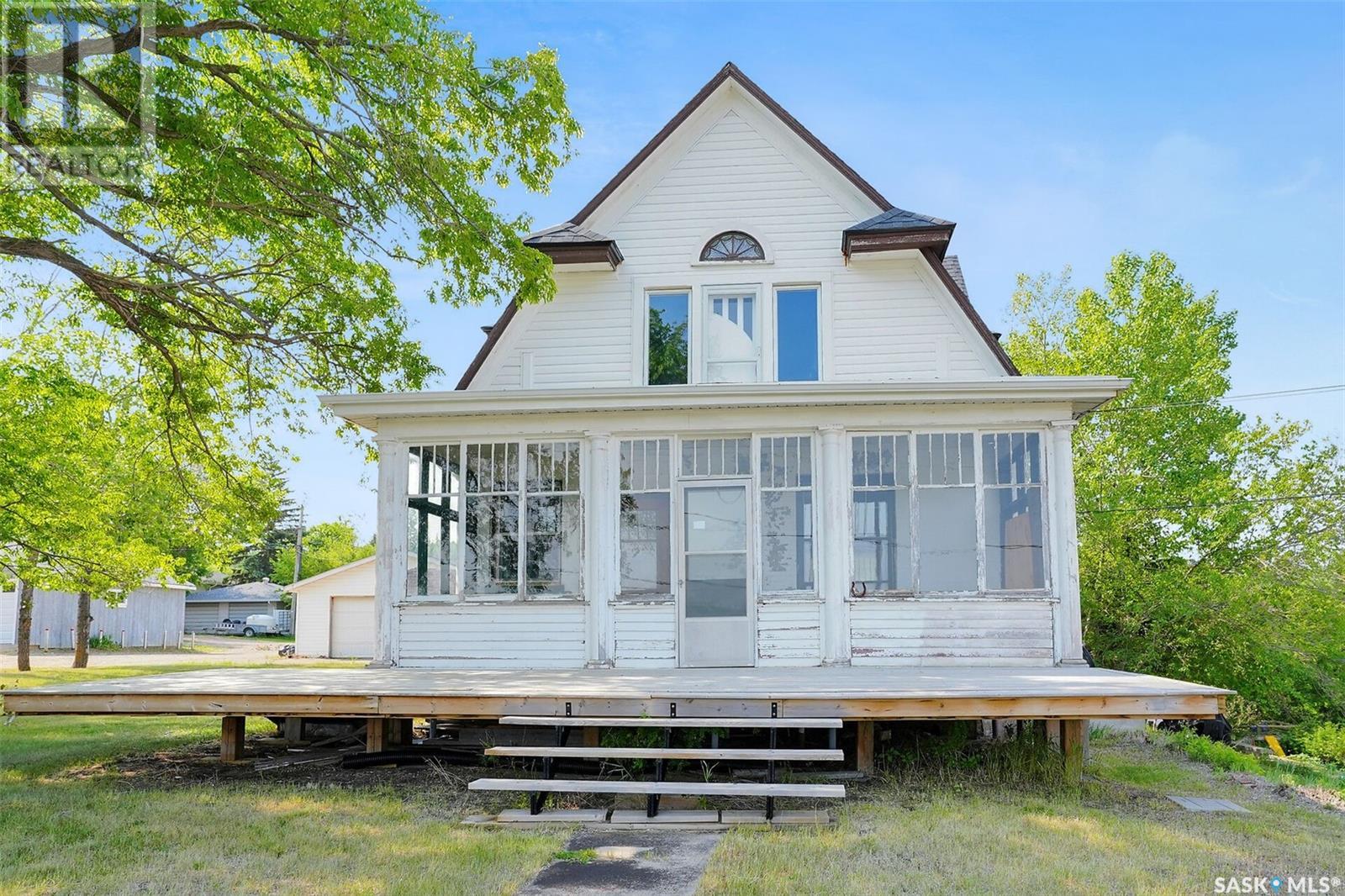 45 Kelly Avenue, Lumsden, Saskatchewan  S0G 3C0 - Photo 3 - SK012888