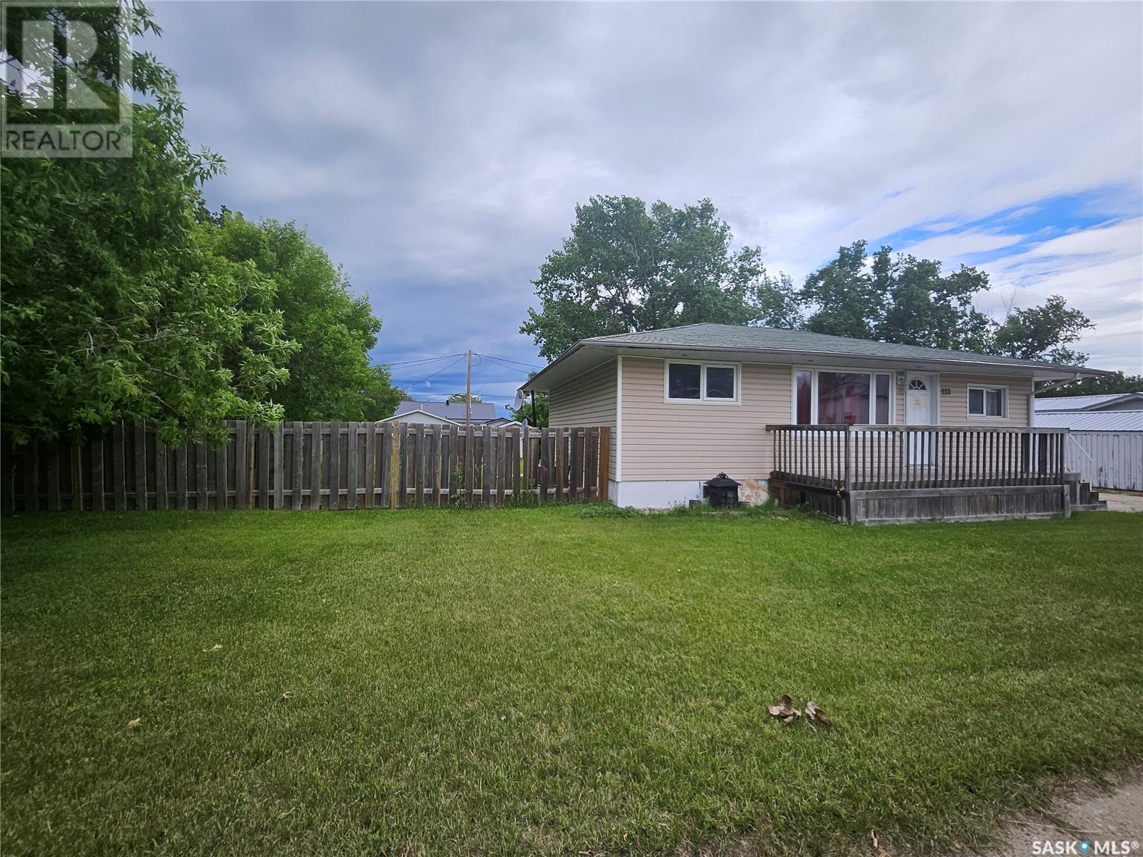222 Aldridge Street, Bienfait, Saskatchewan  S0C 0M0 - Photo 2 - SK012845
