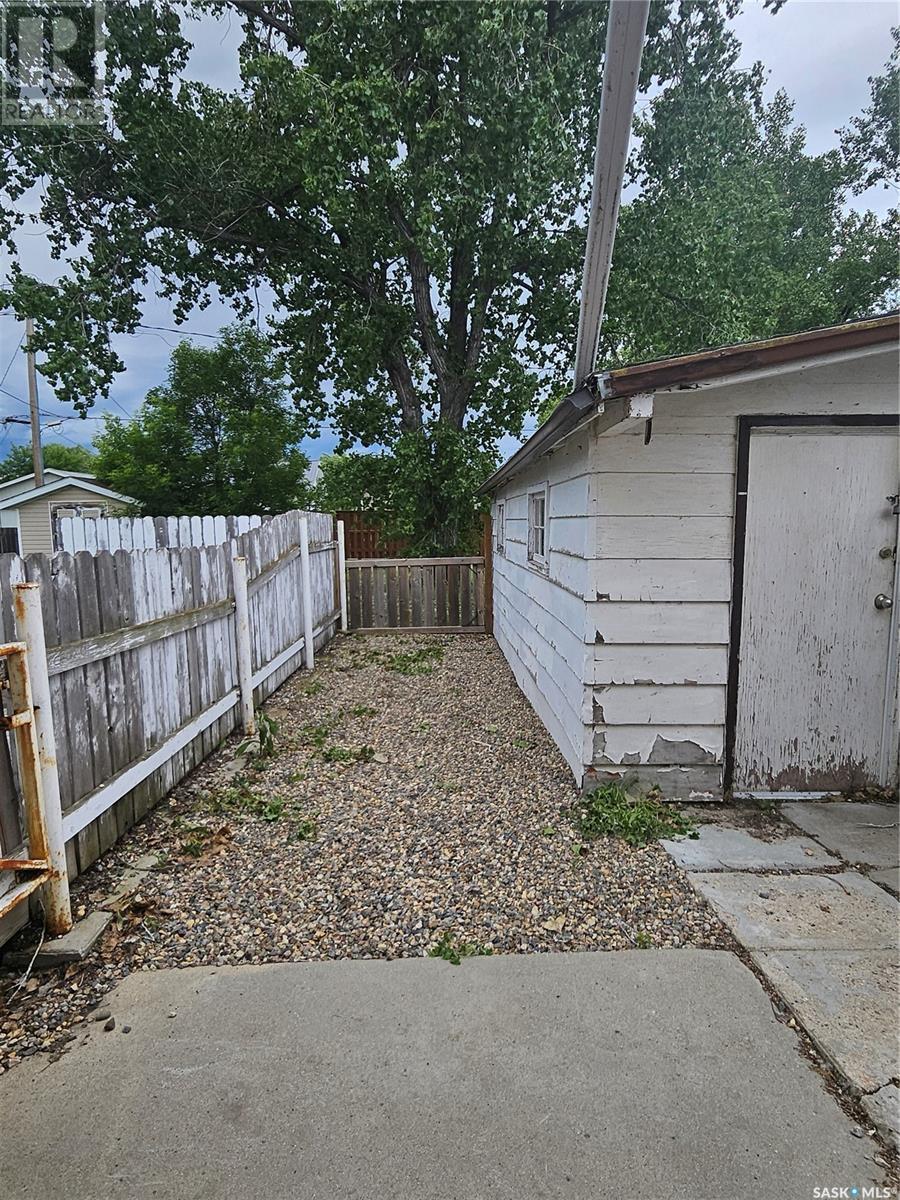 222 Aldridge Street, Bienfait, Saskatchewan  S0C 0M0 - Photo 30 - SK012845
