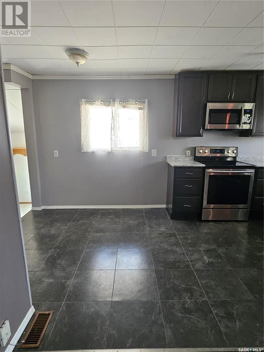222 Aldridge Street, Bienfait, Saskatchewan  S0C 0M0 - Photo 9 - SK012845