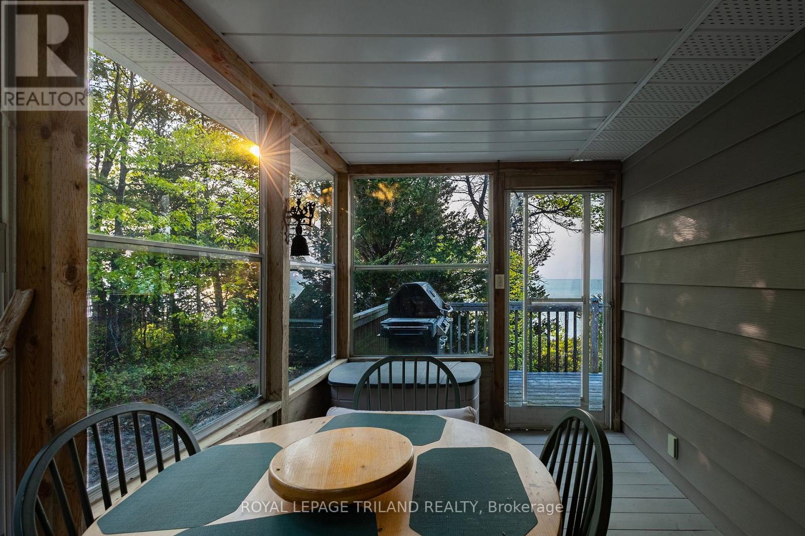 9856 Huron Place, Lambton Shores, Ontario  N0M 1T0 - Photo 24 - X12265405