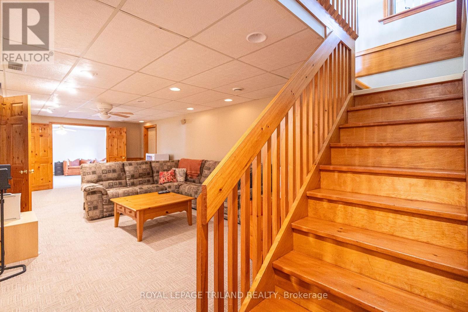 9856 Huron Place, Lambton Shores, Ontario  N0M 1T0 - Photo 36 - X12265405