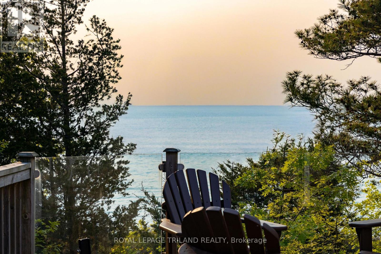 9856 Huron Place, Lambton Shores, Ontario  N0M 1T0 - Photo 9 - X12265405