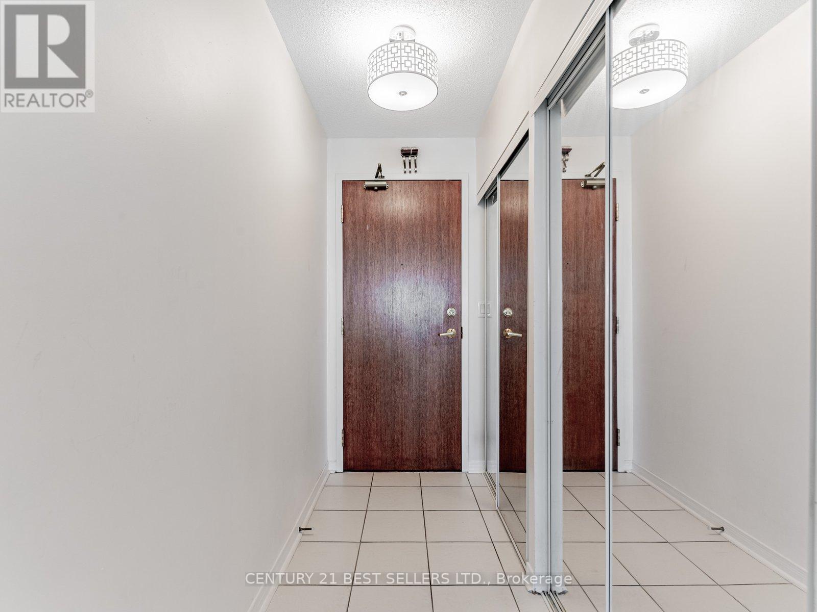 Property at 801 - 4900 GLEN ERIN DRIVE image 3