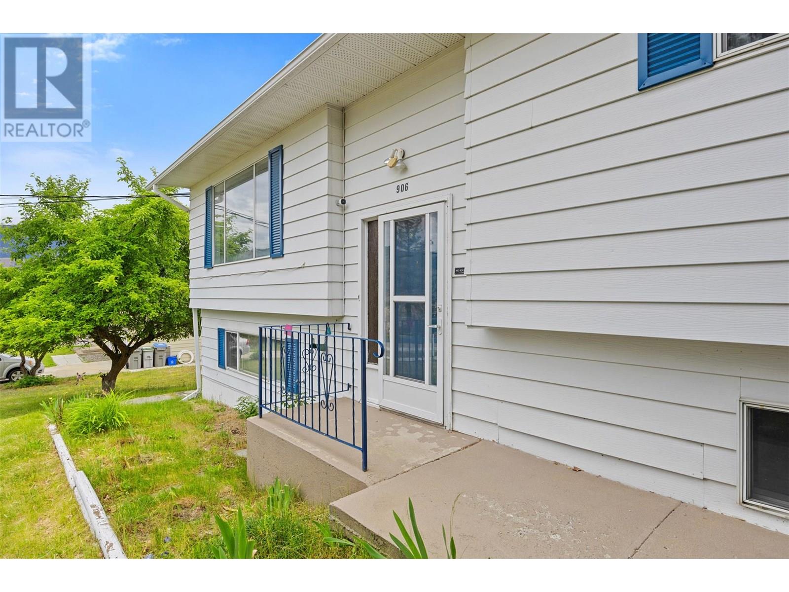 Property at 906 Klahanie Drive image 5