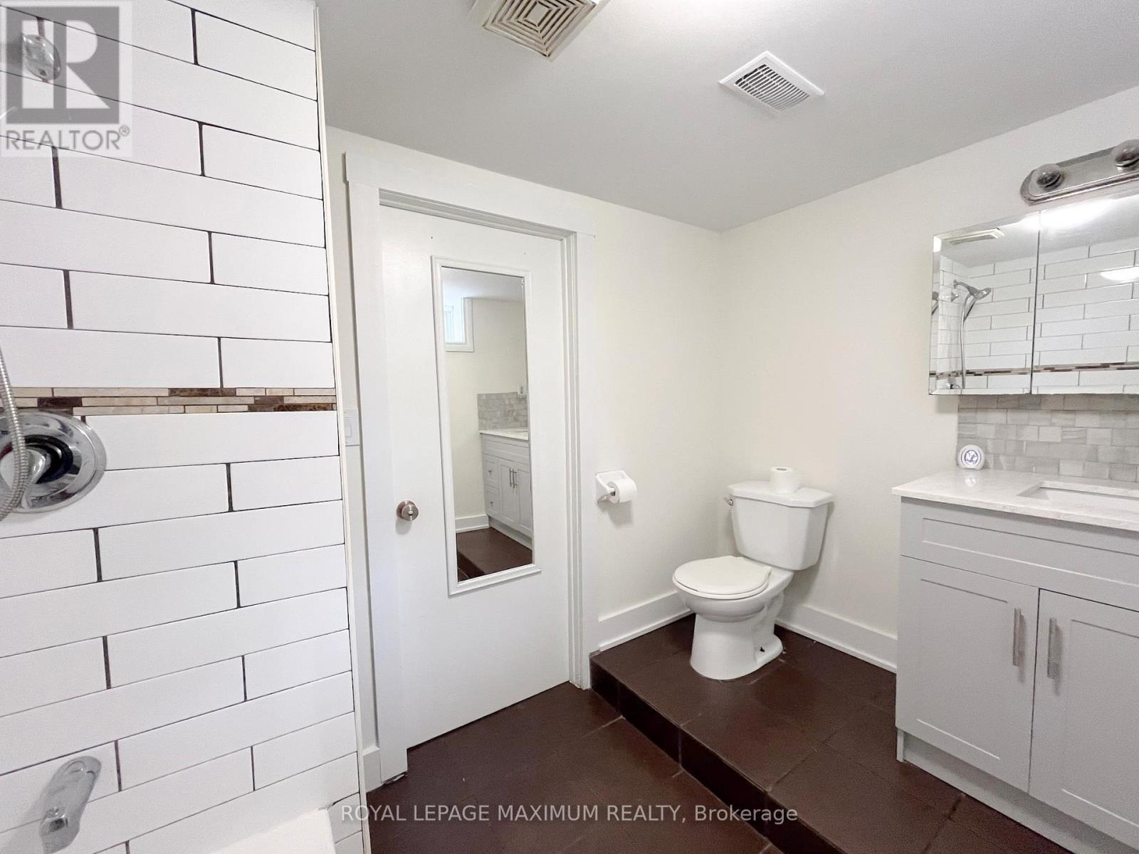 231 A Cedarbrae Avenue, Waterloo, Ontario  N2L 4S6 - Photo 24 - X12289707