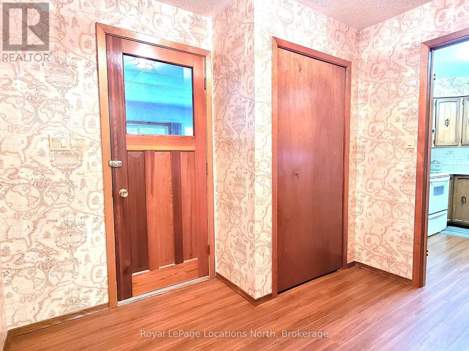 8 Ronald Avenue, Tiny, Ontario  L0L 1P1 - Photo 18 - S12262542