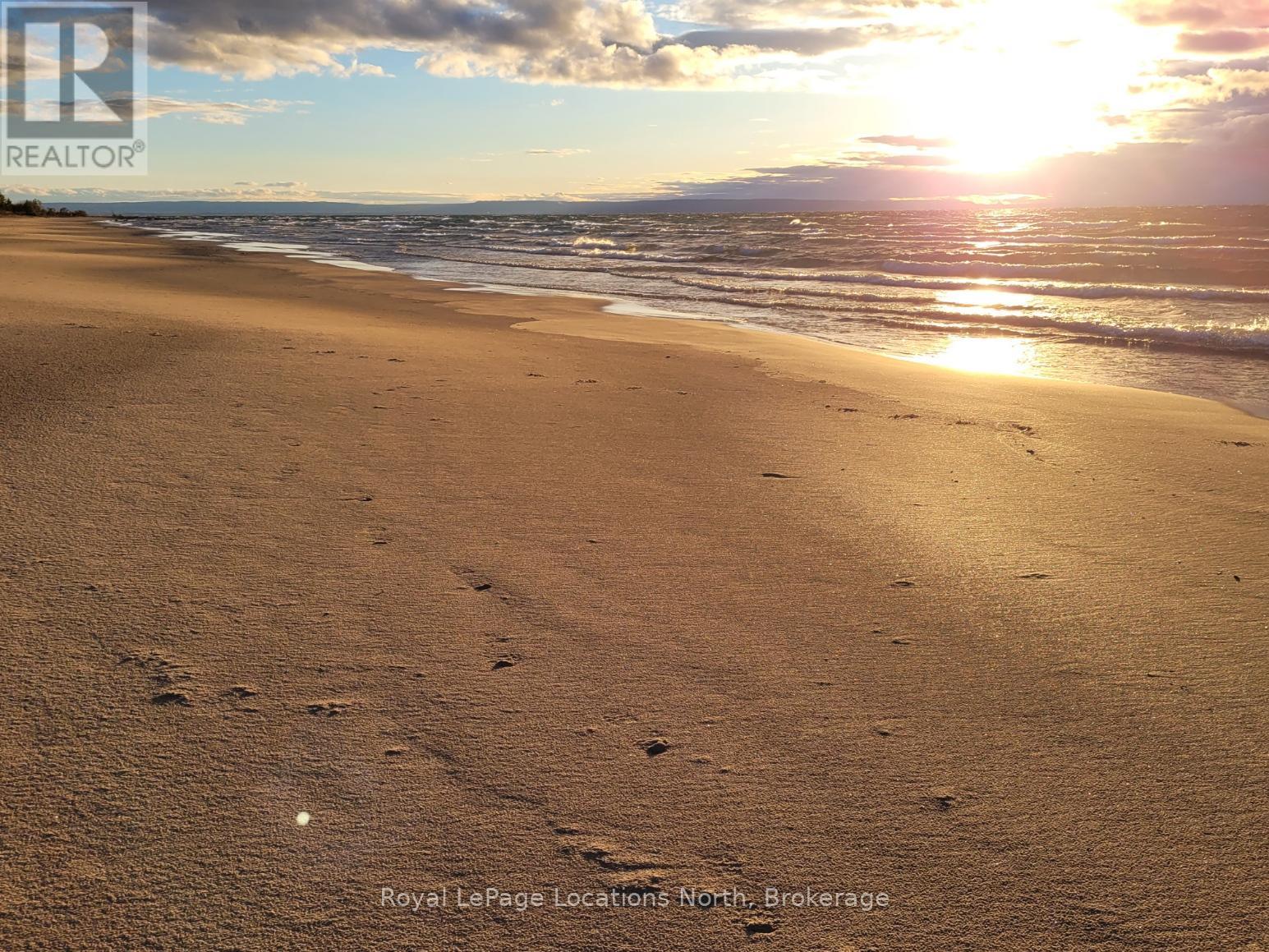 8 Ronald Avenue, Tiny, Ontario  L0L 1P1 - Photo 32 - S12262542