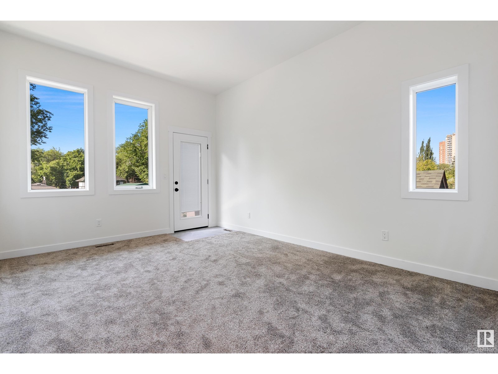 9807 90 Av Nw, Edmonton, Alberta  T6E 2T2 - Photo 39 - E4448125