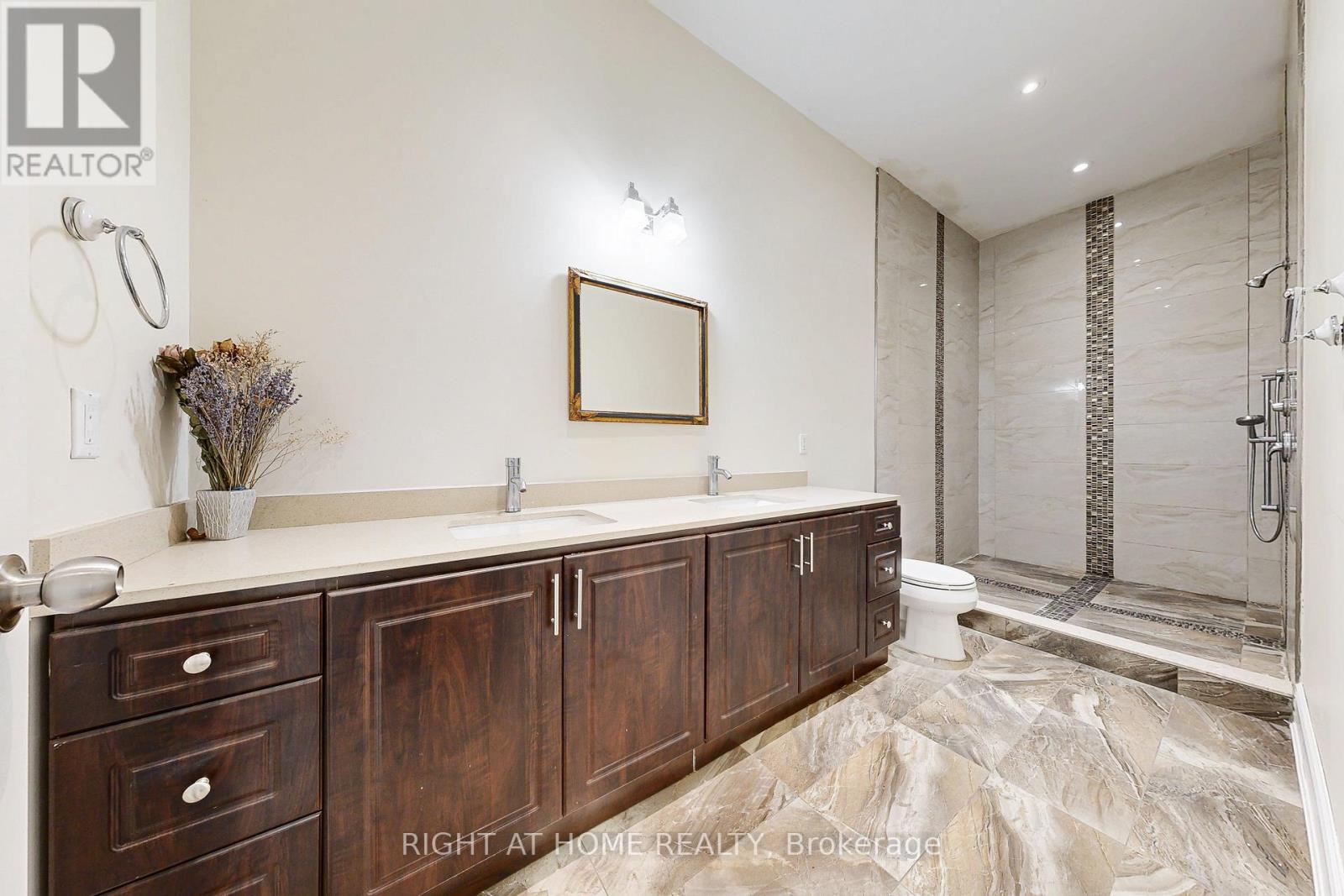 250 Church Street, Markham (Old Markham Village), Ontario  L3P 2M7 - Photo 15 - N12289732