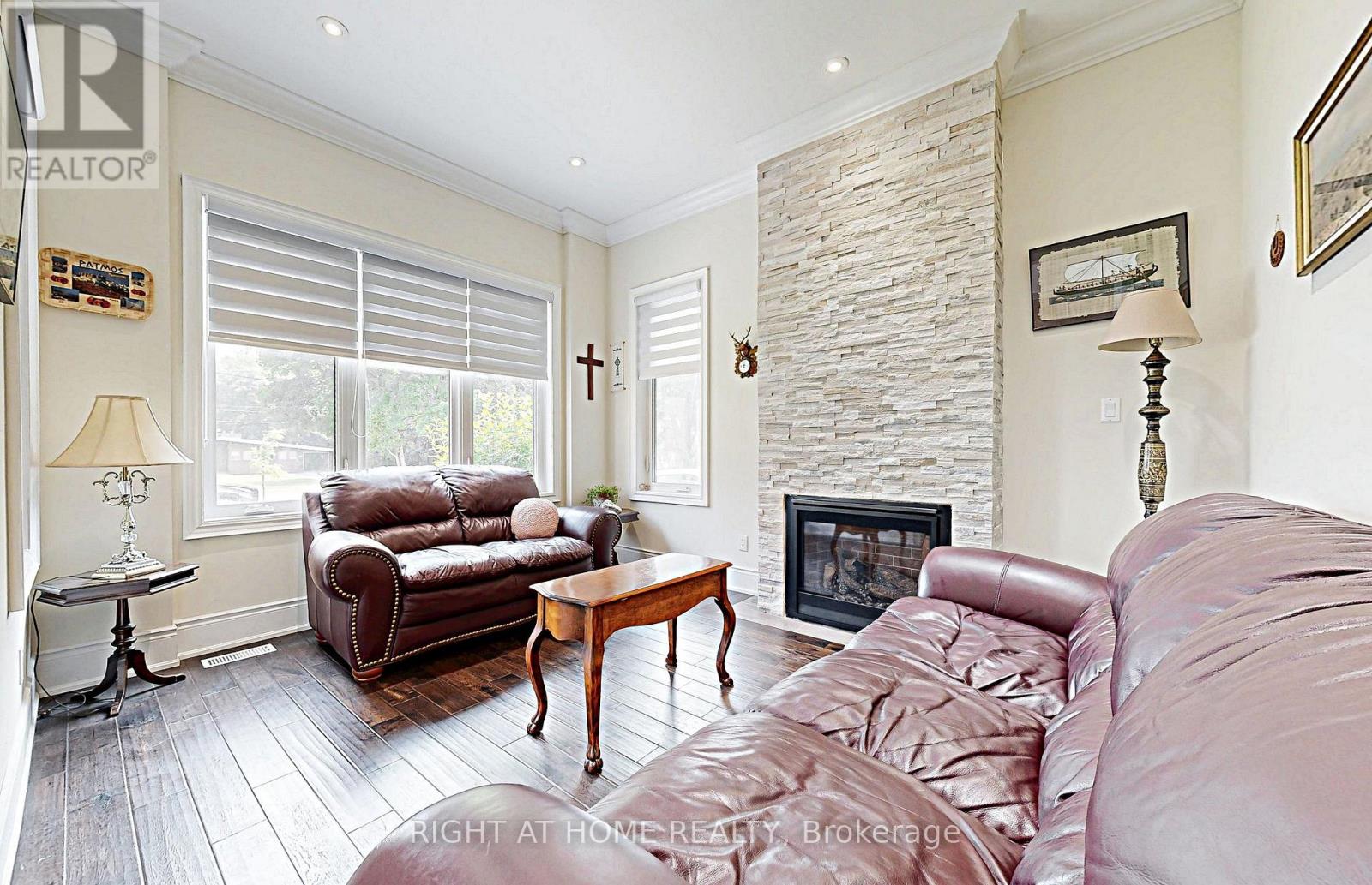 250 Church Street, Markham (Old Markham Village), Ontario  L3P 2M7 - Photo 3 - N12289732