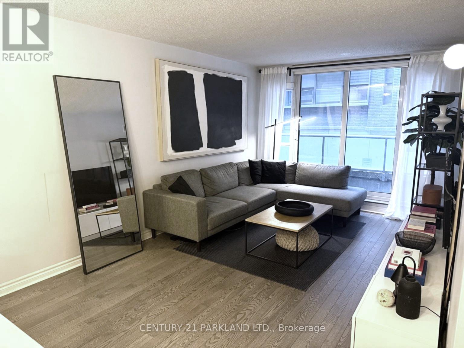 325 - 270 Wellington Street W, Toronto, Ontario  M5V 3P5 - Photo 4 - C12289770