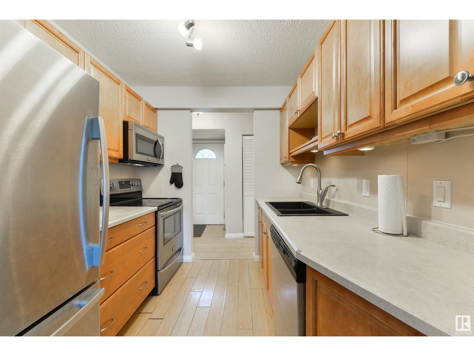 2b Meadowlark Vg Nw, Edmonton, Alberta  T5R 5X3 - Photo 7 - E4447891
