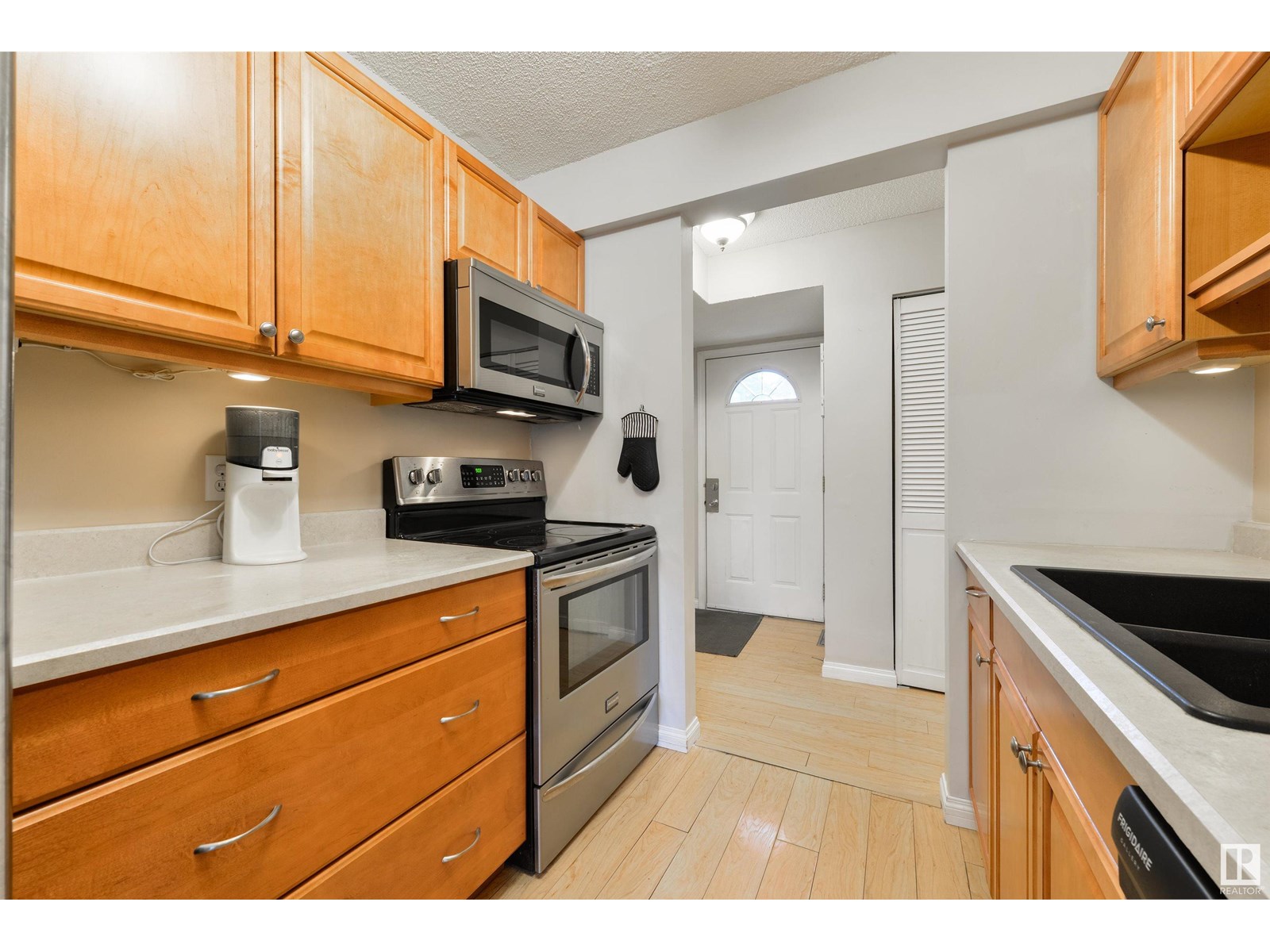 2b Meadowlark Vg Nw, Edmonton, Alberta  T5R 5X3 - Photo 6 - E4447891