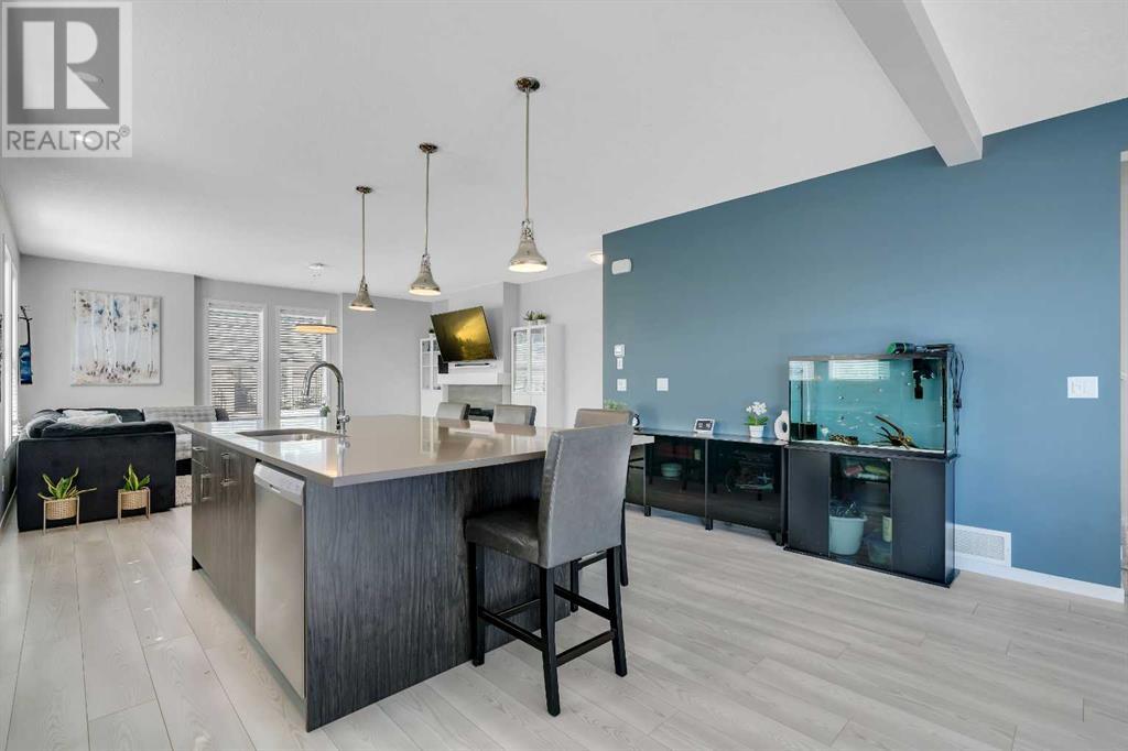 Property at 308 South Point Square SW image 3