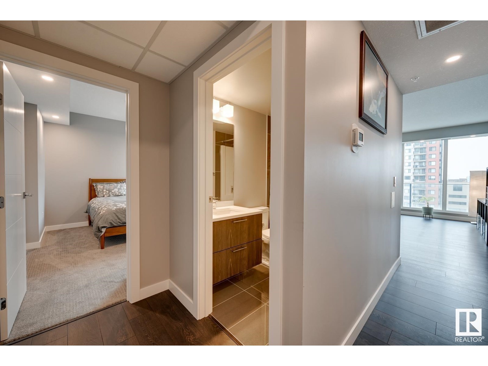 #1301 10180 103 St Nw, Edmonton, Alberta  T5J 0L1 - Photo 2 - E4448132