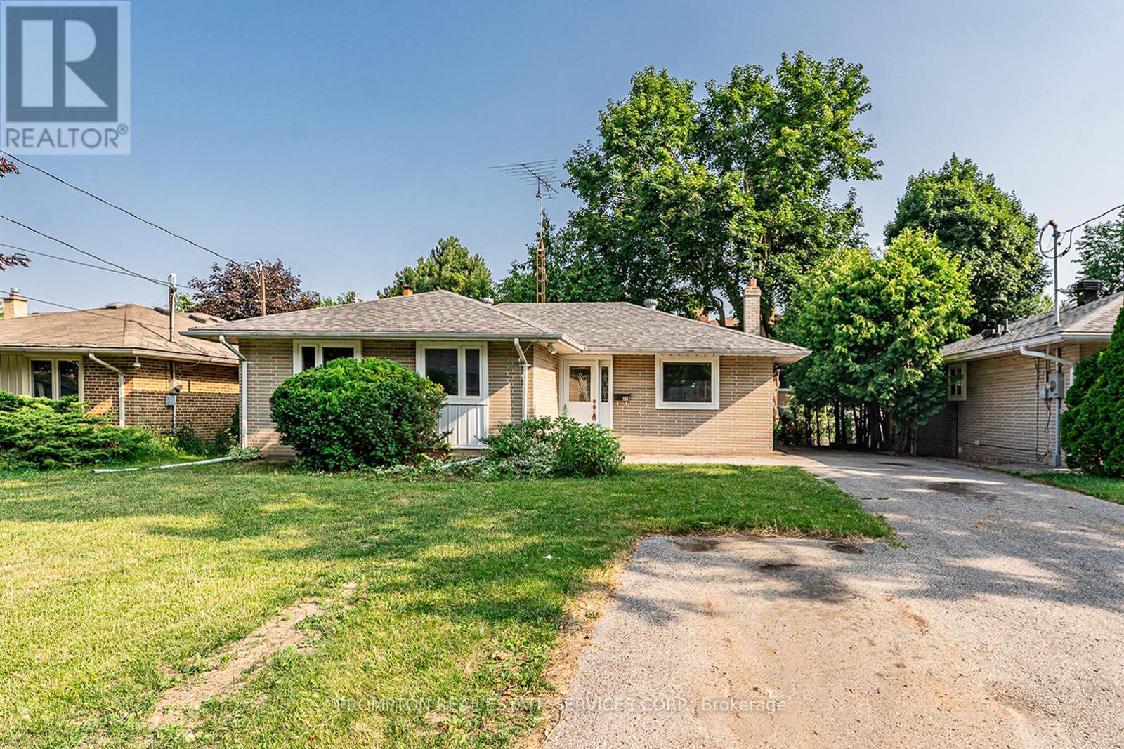 Property at 318 PALISER CRESCENT S image 1