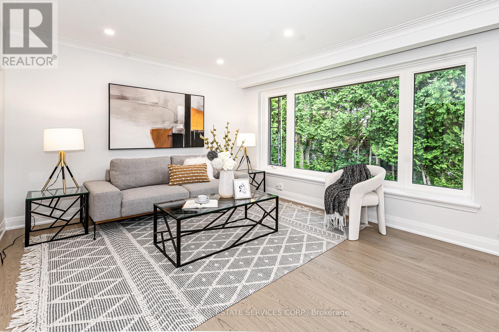 Property at 318 PALISER CRESCENT S image 3
