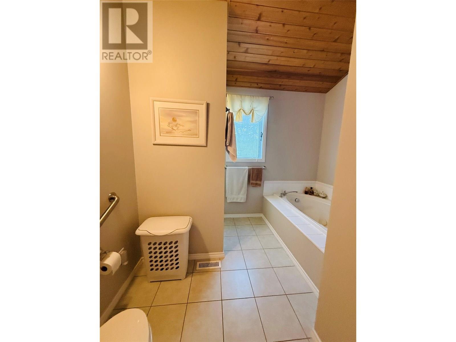 5221 Columbia River Road, Fairmont Hot Springs, British Columbia  V0B 1L1 - Photo 28 - 10356169