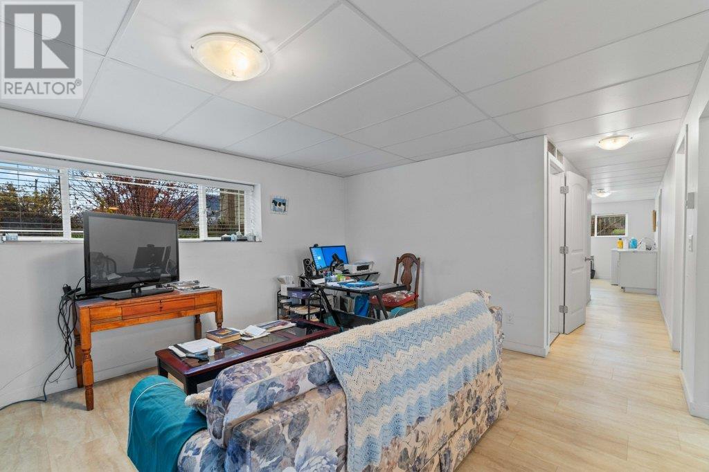 Property at 624 Tappen Valley Road image 4