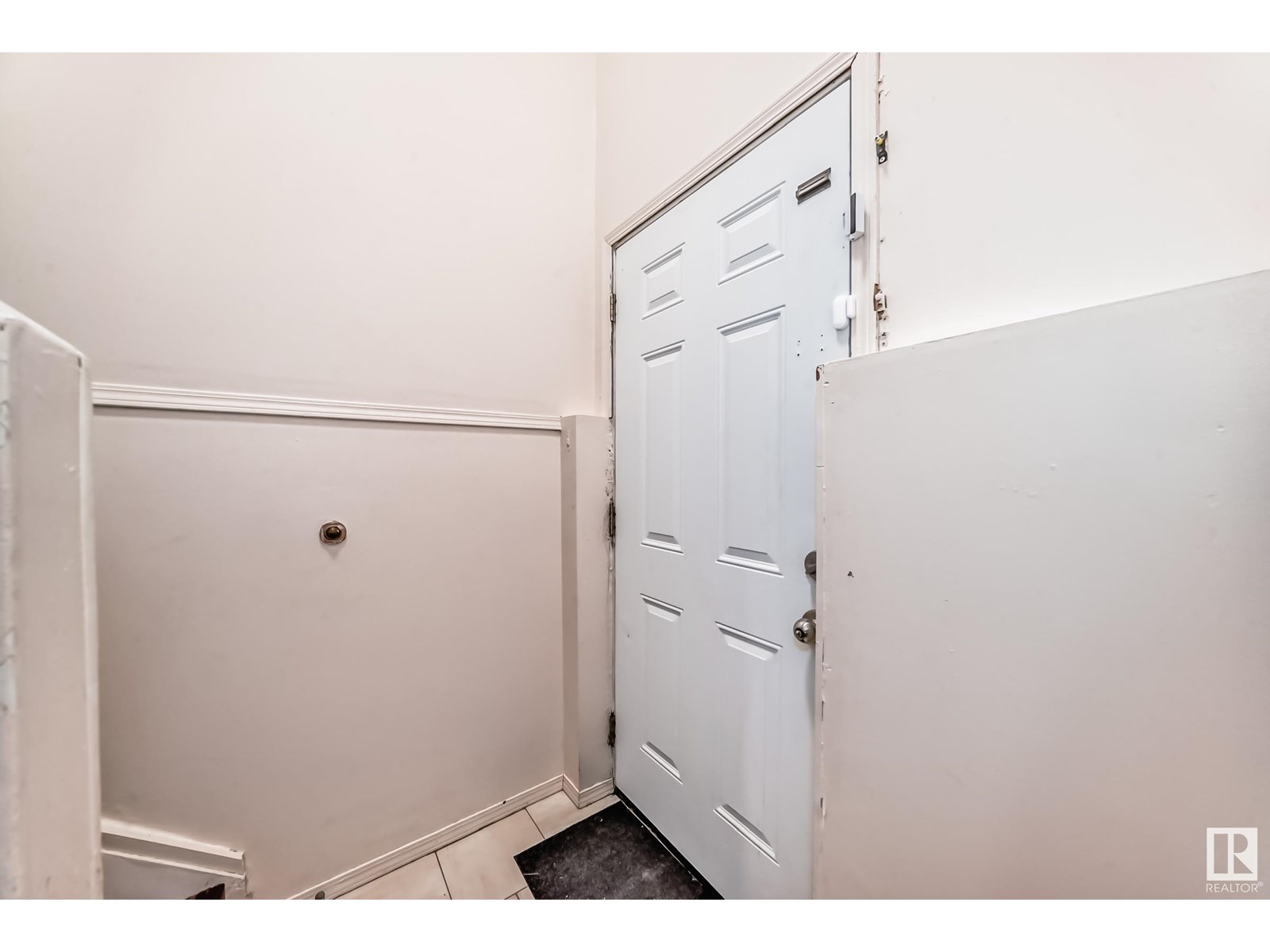 Property at 12014 128 AV NW image 3