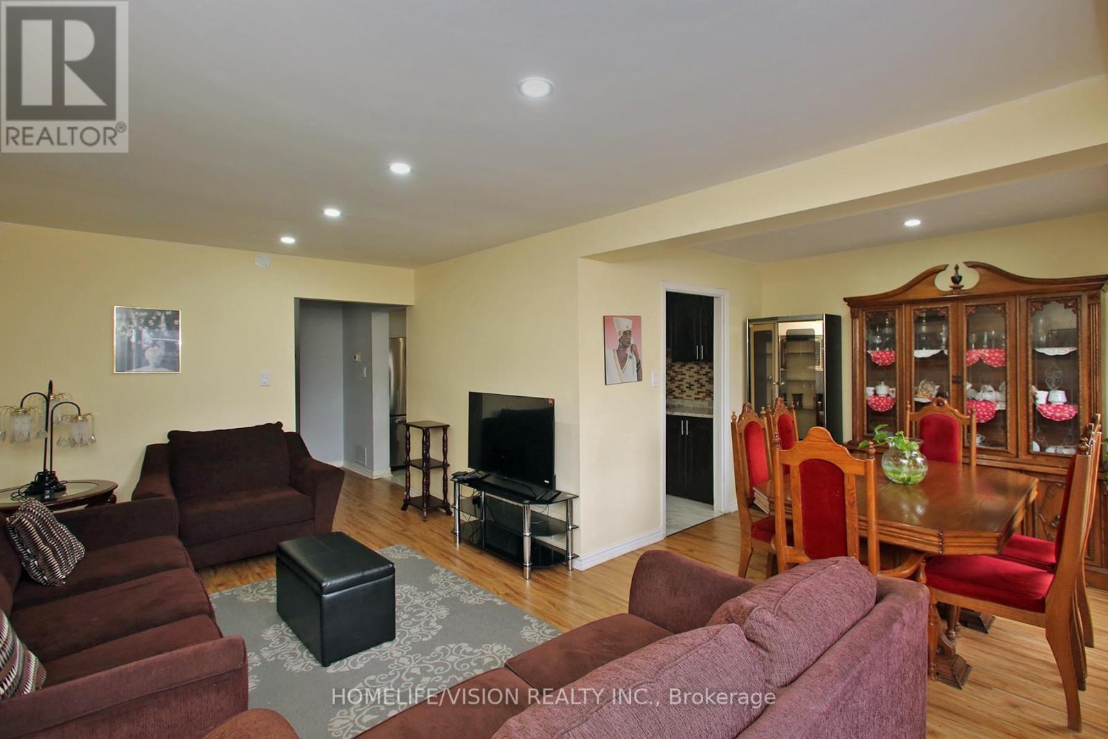 15 - 3430 Brandon Gate Drive, Mississauga (Malton), Ontario  L4T 3T4 - Photo 11 - W12289264