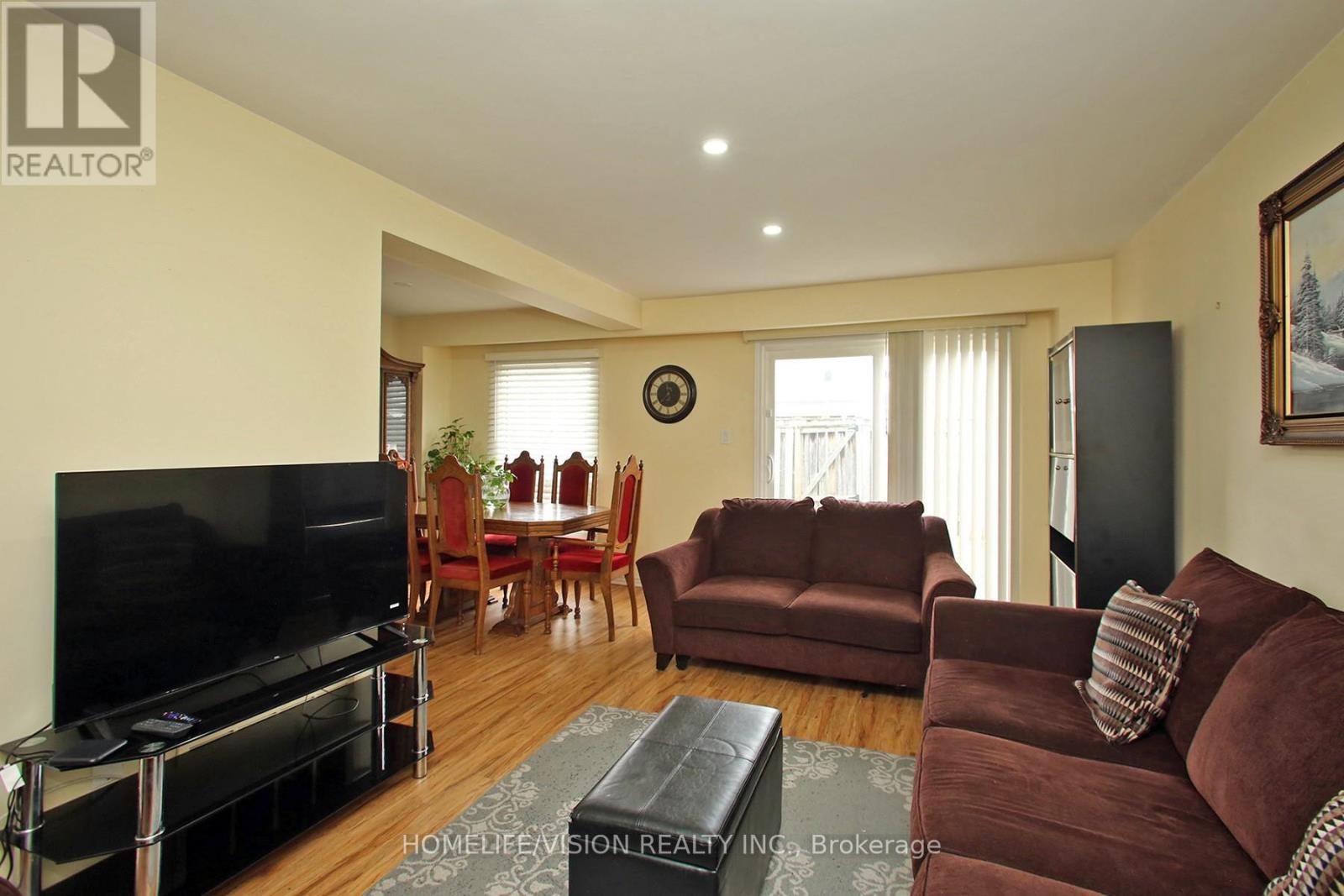 15 - 3430 Brandon Gate Drive, Mississauga (Malton), Ontario  L4T 3T4 - Photo 8 - W12289264