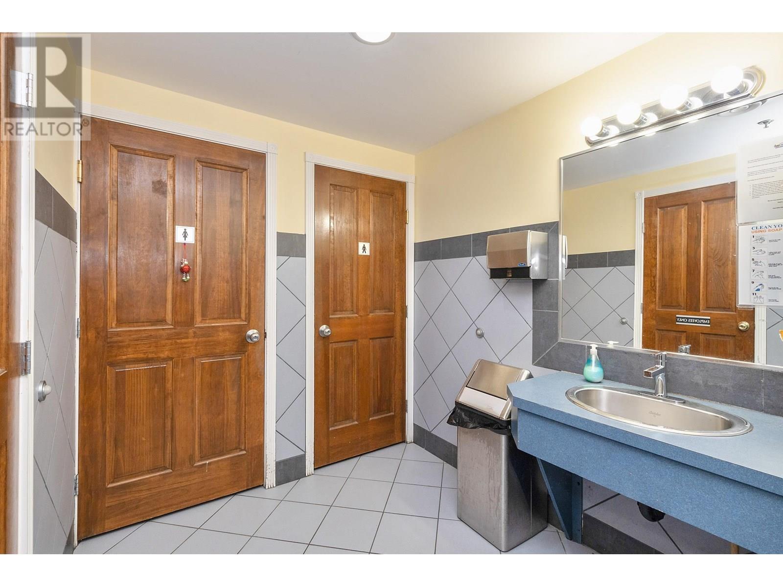 252 Newport Drive, Port Moody, British Columbia  V3H 5B9 - Photo 12 - C8070799