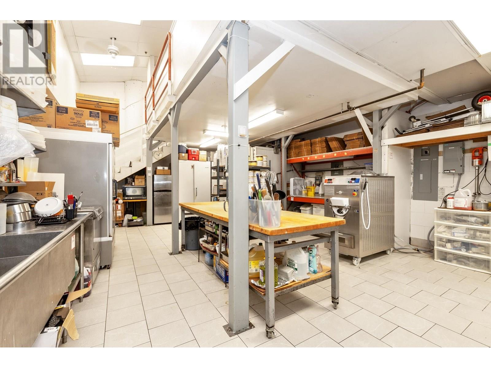 252 Newport Drive, Port Moody, British Columbia  V3H 5B9 - Photo 8 - C8070799