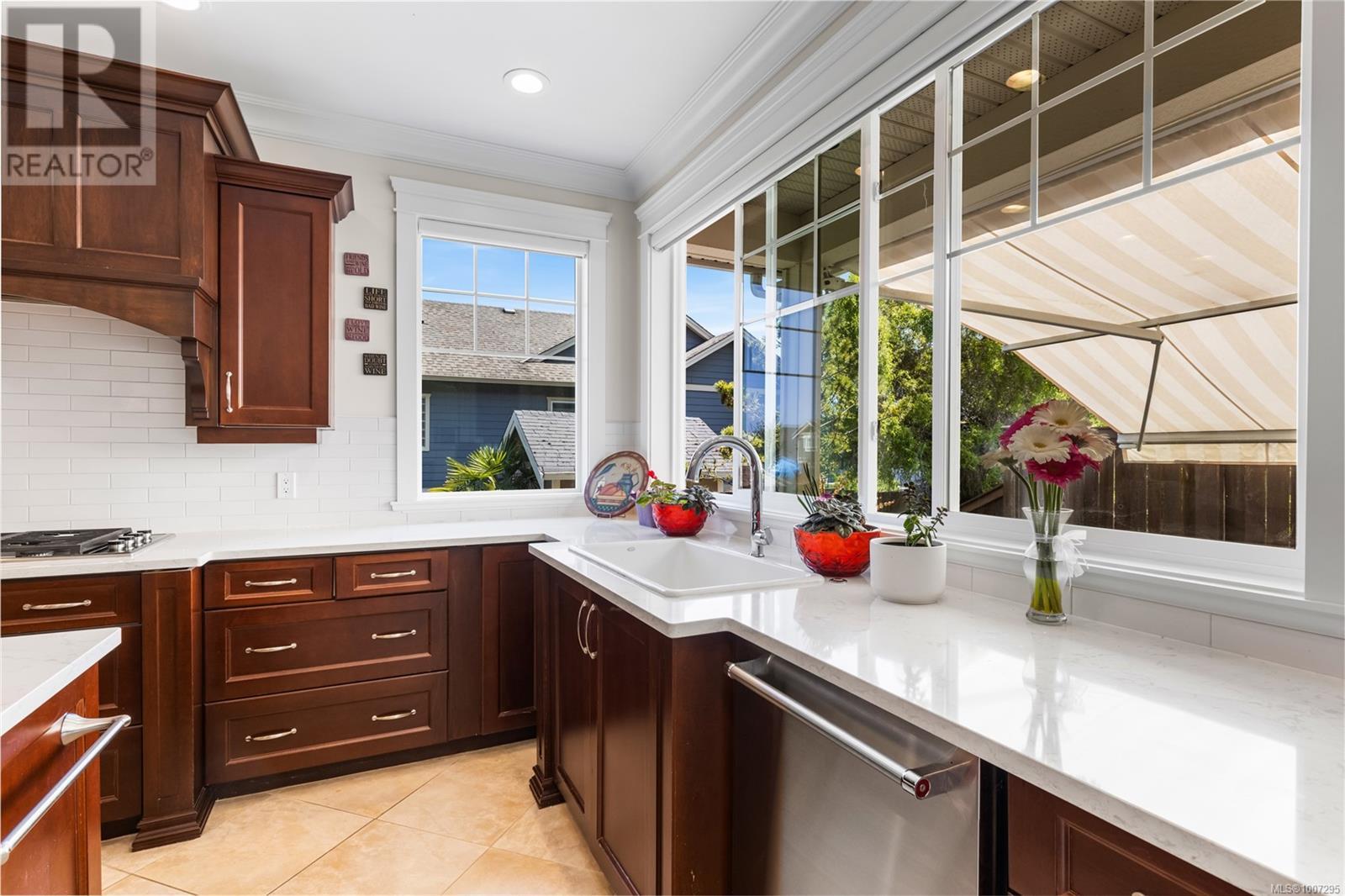 4973 La Quinta Pl, Saanich, British Columbia  V8Y 3G9 - Photo 16 - 1007295