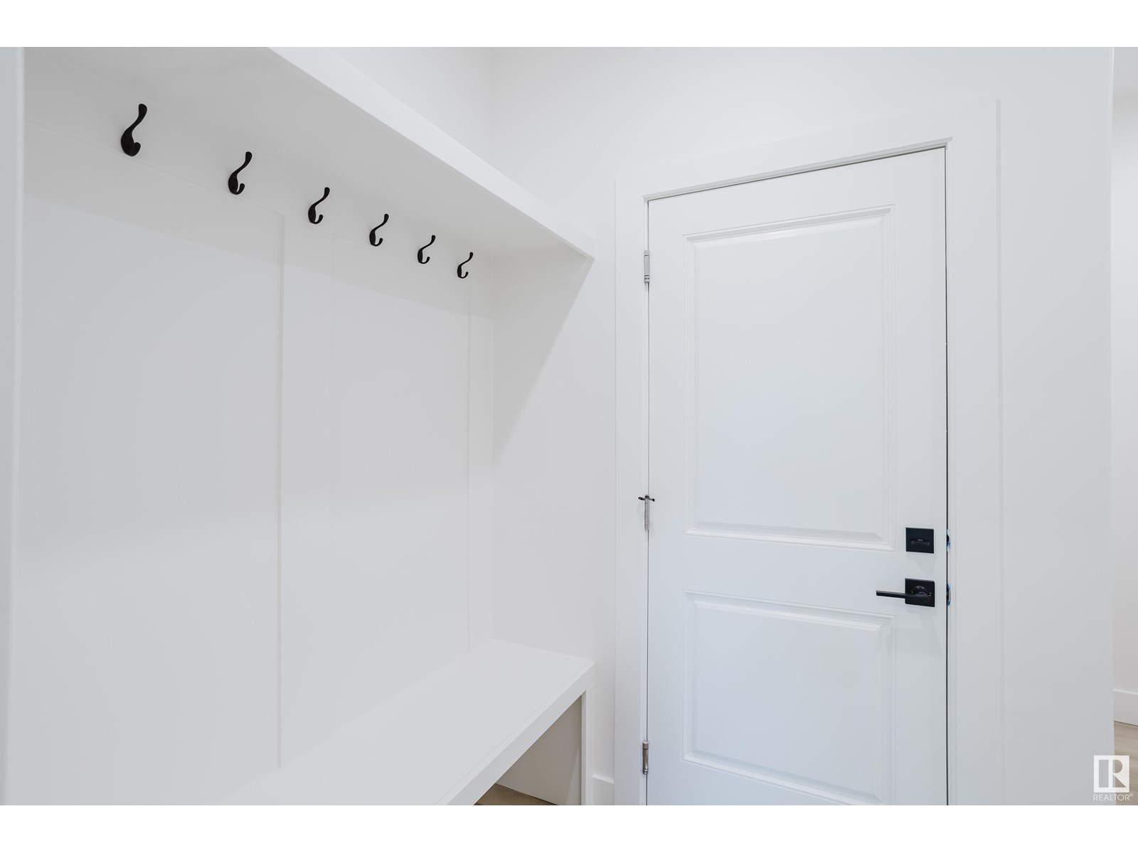 Property at 67 Meadowgrove LN image 4