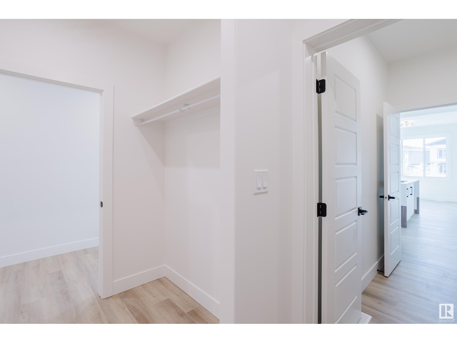 Property at 67 Meadowgrove LN image 5