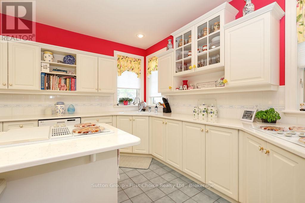 82 Princess Street, Stratford, Ontario  N5A 6C6 - Photo 15 - X12282788