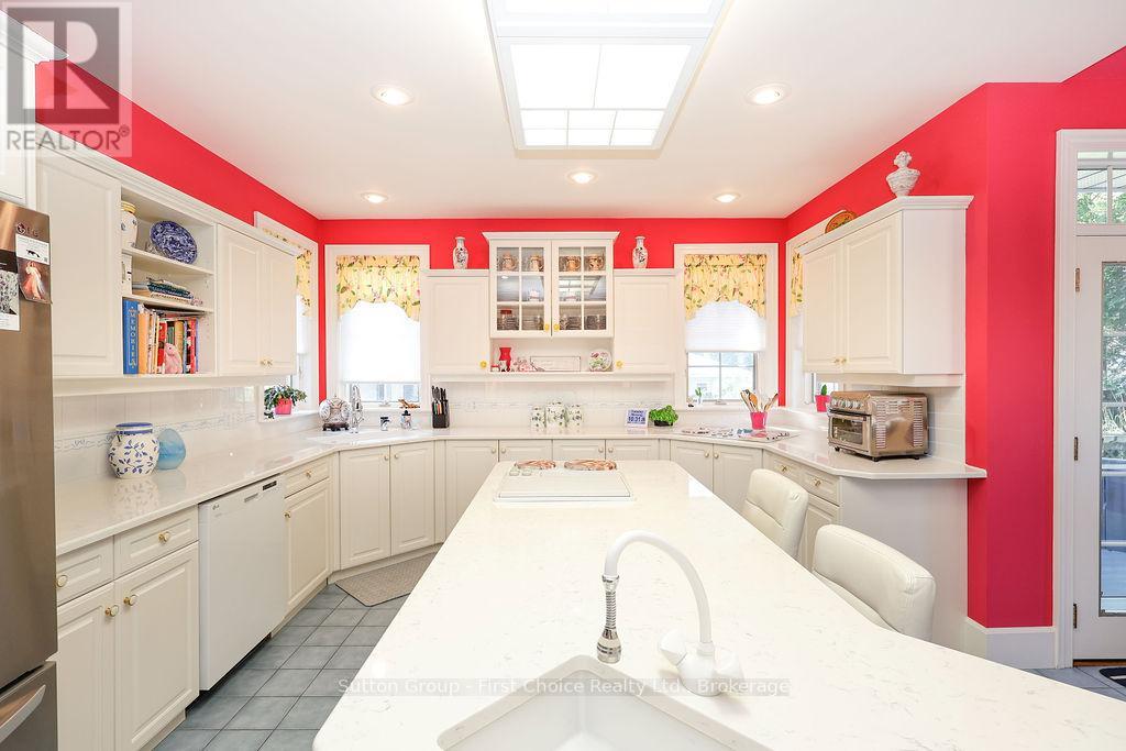 82 Princess Street, Stratford, Ontario  N5A 6C6 - Photo 16 - X12282788