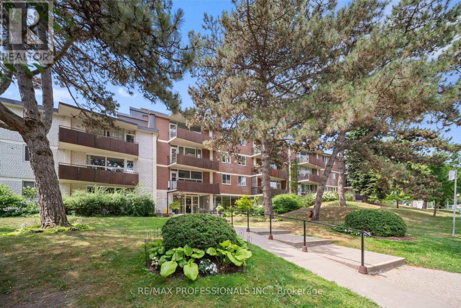 216 - 100 COE HILL DRIVE, Toronto, Ontario
