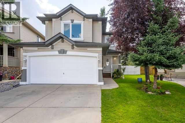 Property at 370 Panamount Drive NW image 2