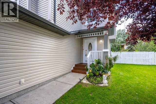 Property at 370 Panamount Drive NW image 3
