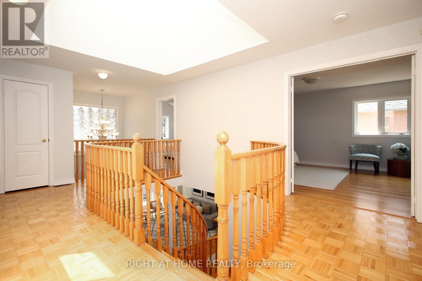 6 Pembrooke Road, Markham, Ontario  L6C 2L2 - Photo 13 - N12289938