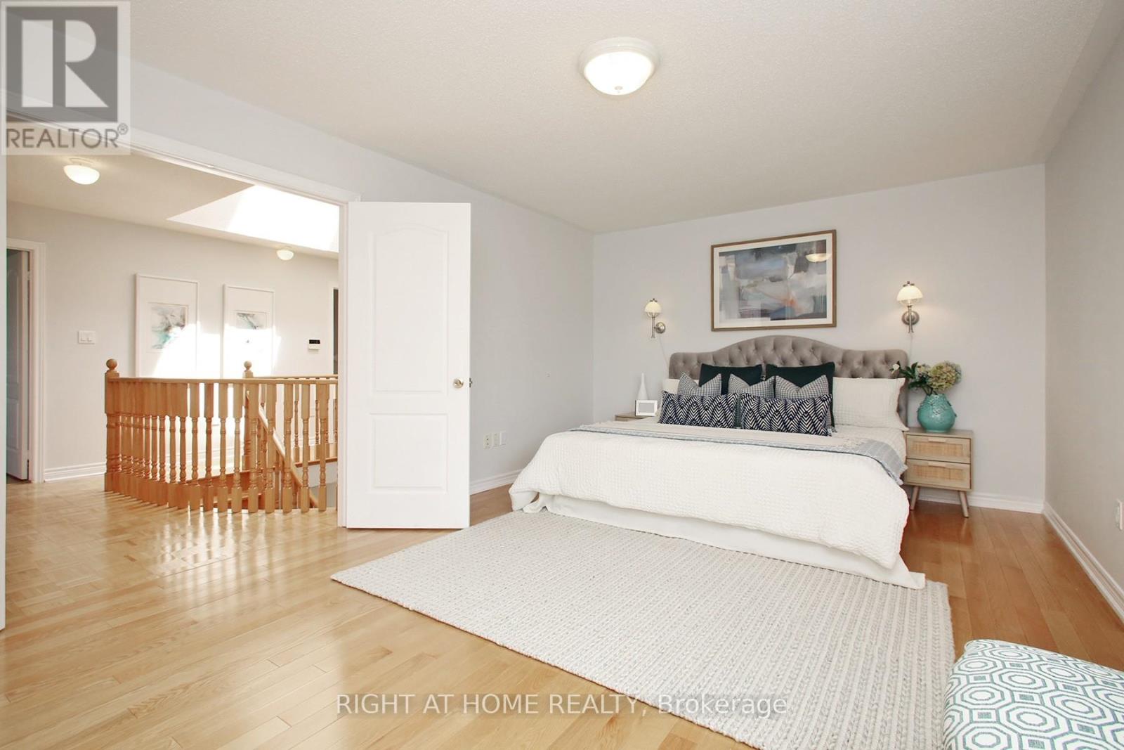 6 Pembrooke Road, Markham, Ontario  L6C 2L2 - Photo 14 - N12289938
