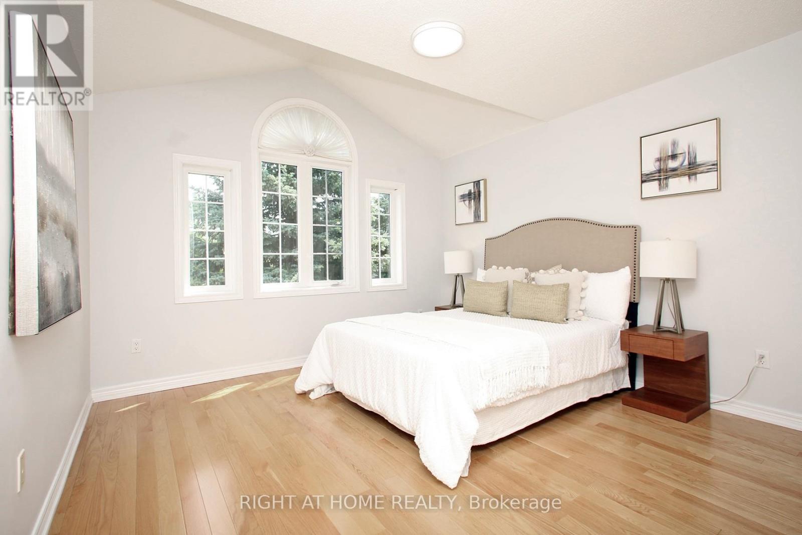 6 Pembrooke Road, Markham, Ontario  L6C 2L2 - Photo 16 - N12289938